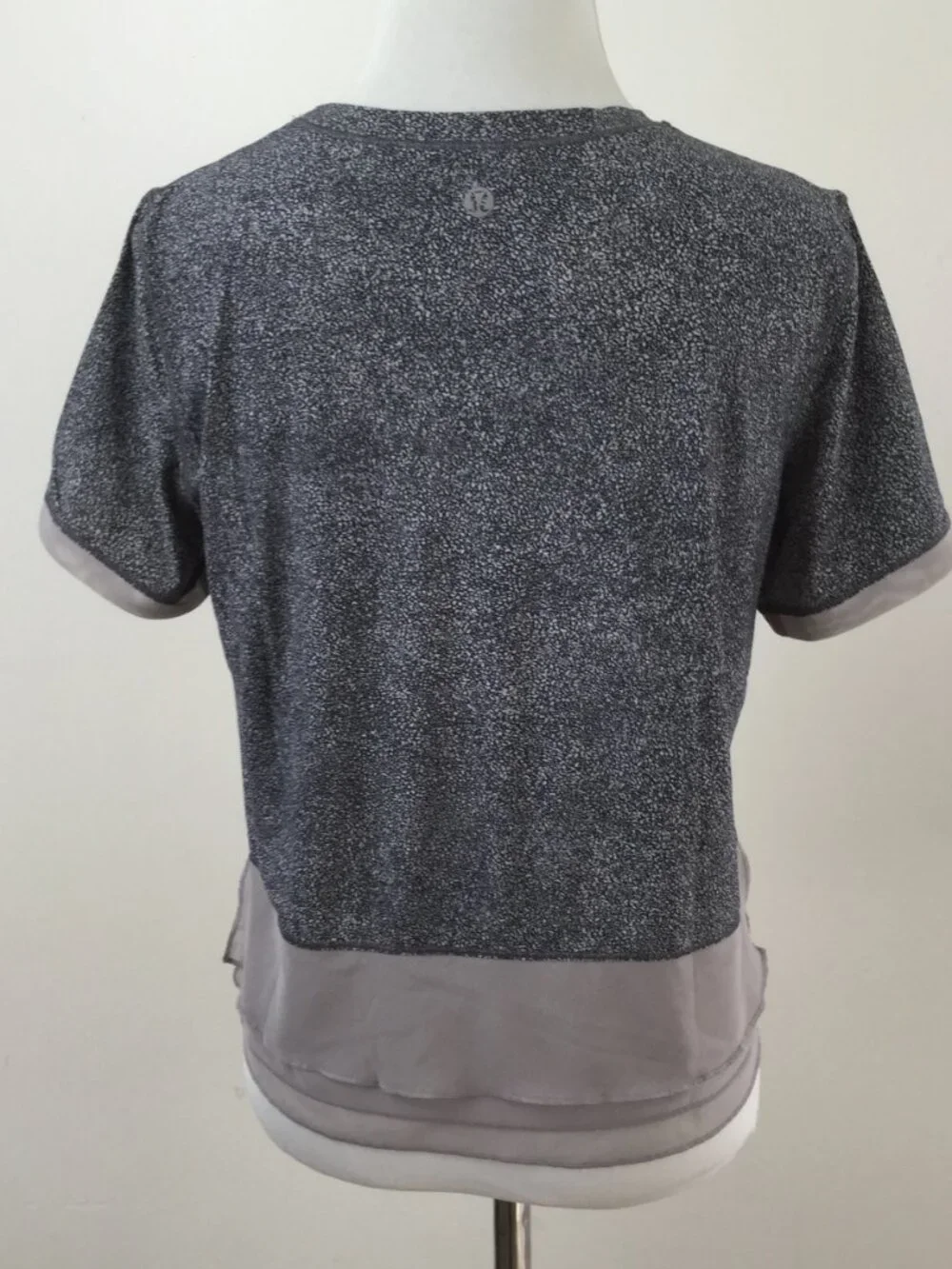 Lululemon Tshirt 6 - Picture 3 of 6